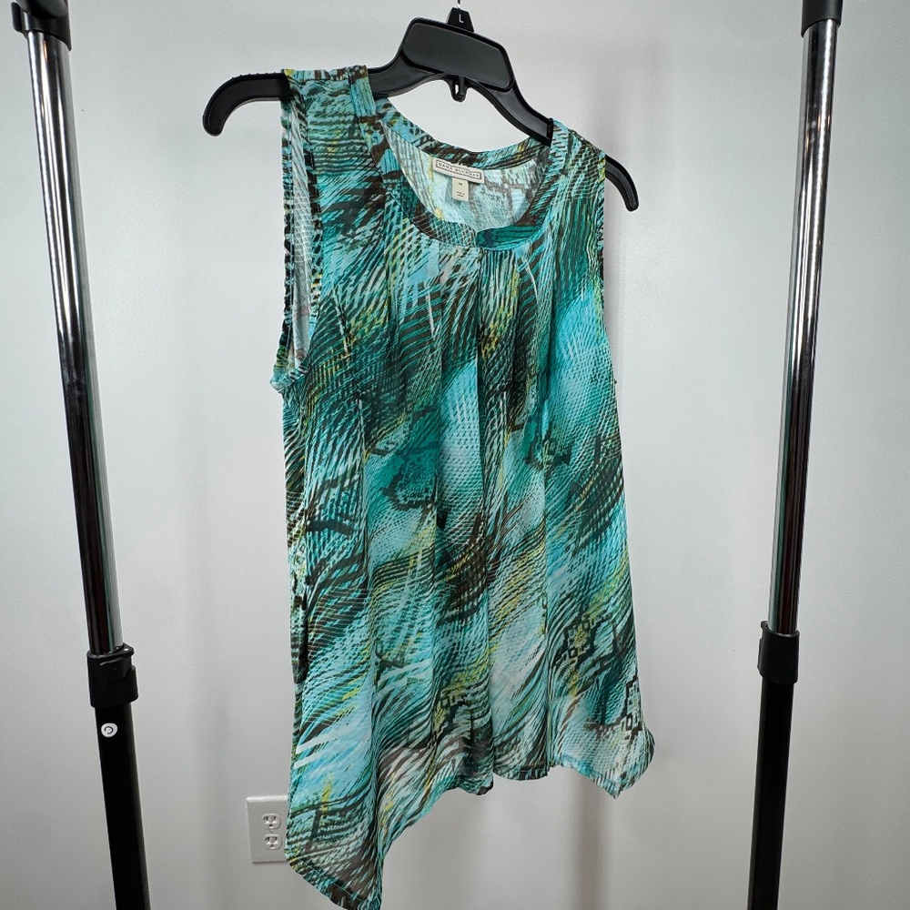 Dana Buchman Sleeveless Printed Blouse with Asymmetrical Hem – Size M